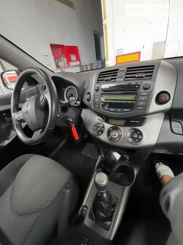 Позашляховик / Кросовер Toyota RAV4 2010 в Калуші