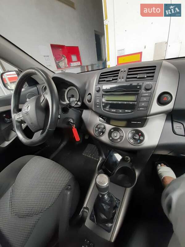 Toyota RAV4 2010