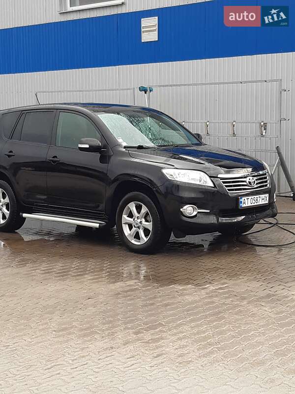 Позашляховик / Кросовер Toyota RAV4 2010 в Калуші