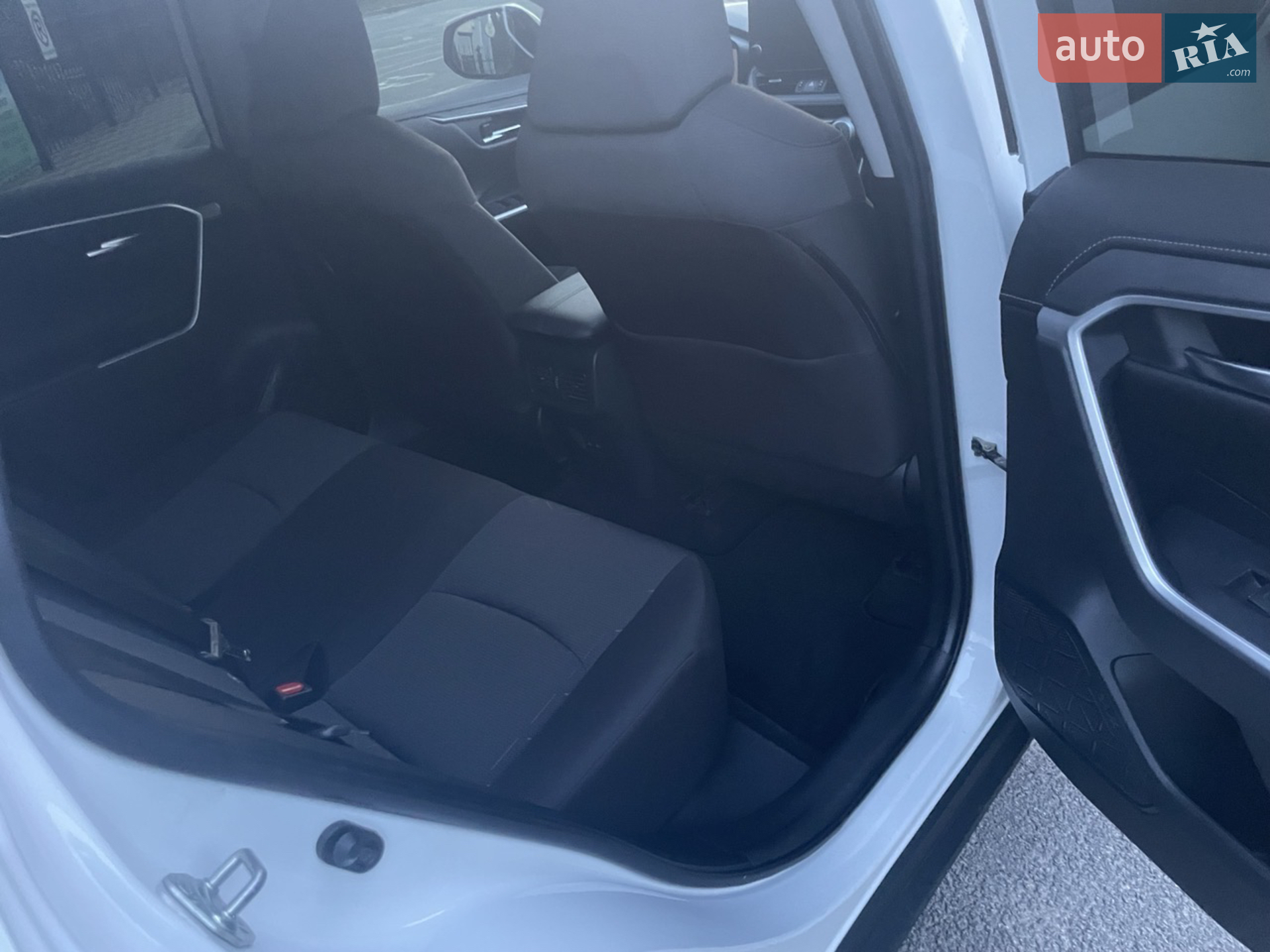 2023 Toyota RAV 4 - мініатюра 24