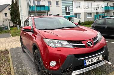 Позашляховик / Кросовер Toyota RAV4 2015 в Луцьку