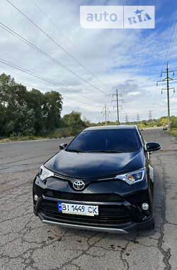 Внедорожник / Кроссовер Toyota RAV4 2017 в Полтаве