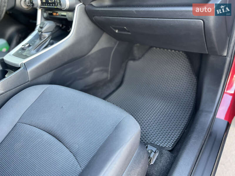 Внедорожник / Кроссовер Toyota RAV4 2020 в Одессе