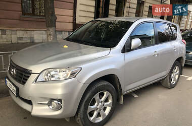 Позашляховик / Кросовер Toyota RAV4 2010 в Івано-Франківську