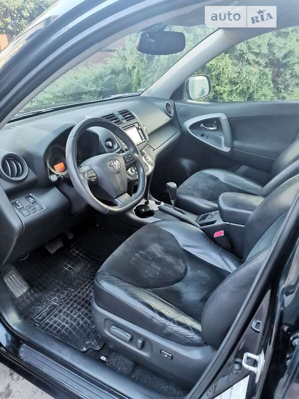 Внедорожник / Кроссовер Toyota RAV4 2012 в Харькове