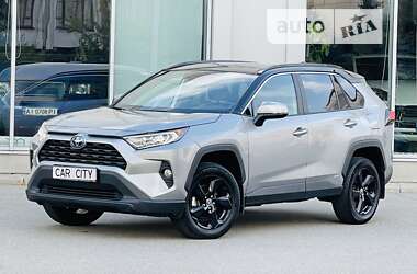 Внедорожник / Кроссовер Toyota RAV4 2021 в Киеве