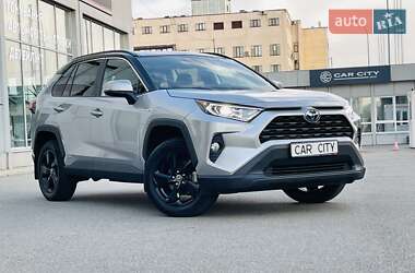 Позашляховик / Кросовер Toyota RAV4 2021 в Києві