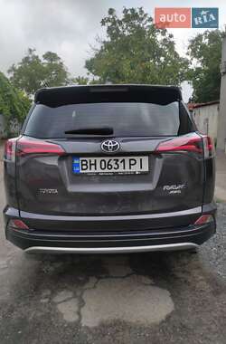 Внедорожник / Кроссовер Toyota RAV4 2015 в Измаиле