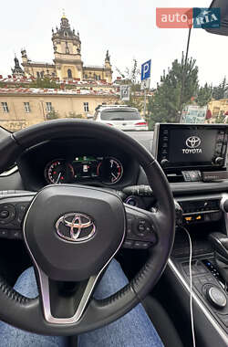 Внедорожник / Кроссовер Toyota RAV4 2022 в Львове