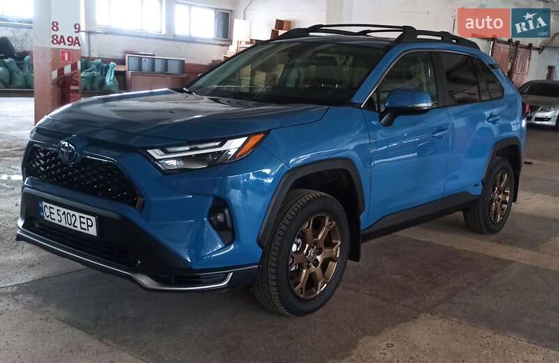 Позашляховик / Кросовер Toyota RAV4 2023 в Чернівцях