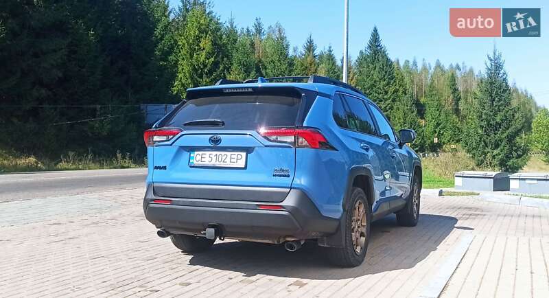 Позашляховик / Кросовер Toyota RAV4 2023 в Чернівцях