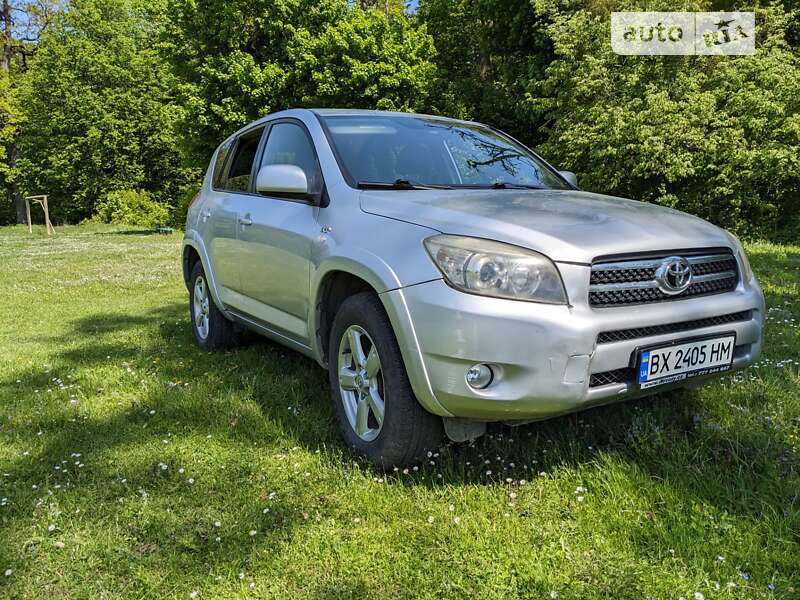 Внедорожник / Кроссовер Toyota RAV4 2008 в Славуте