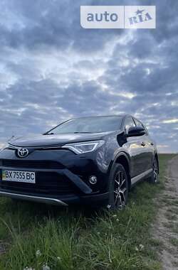 Внедорожник / Кроссовер Toyota RAV4 2016 в Хмельницком