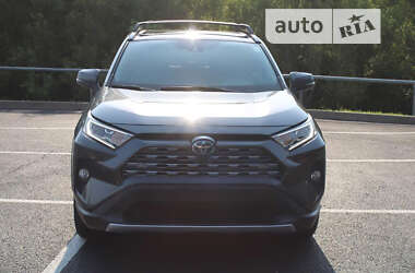 Позашляховик / Кросовер Toyota RAV4 2021 в Тернополі