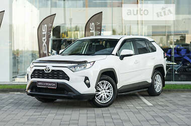 Позашляховик / Кросовер Toyota RAV4 2020 в Львові