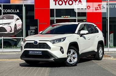 Позашляховик / Кросовер Toyota RAV4 2020 в Івано-Франківську