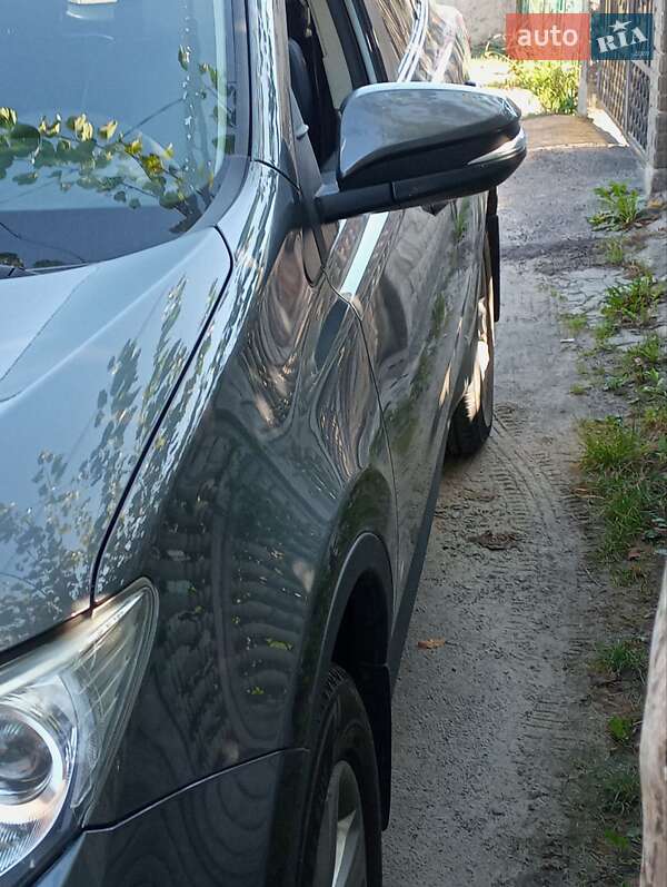Внедорожник / Кроссовер Toyota RAV4 2015 в Ровно фото 3 Внедорожник / Кроссовер Toyota RAV4 2015 в Ровно