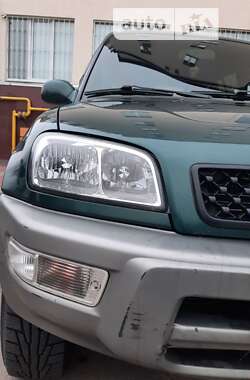 Внедорожник / Кроссовер Toyota RAV4 1998 в Киеве