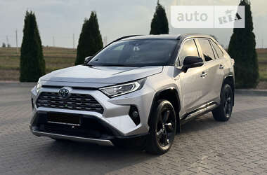 Внедорожник / Кроссовер Toyota RAV4 2020 в Тернополе