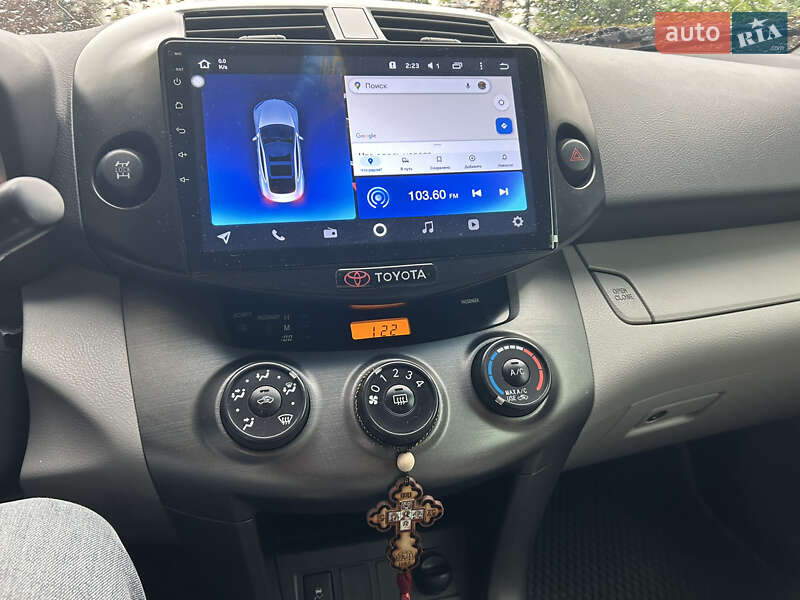 Позашляховик / Кросовер Toyota RAV4 2011 в Хусті