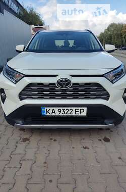 Внедорожник / Кроссовер Toyota RAV4 2021 в Белой Церкви