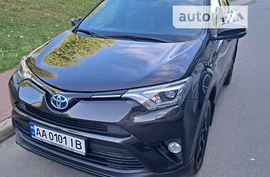 Внедорожник / Кроссовер Toyota RAV4 2018 в Киеве