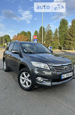 Позашляховик / Кросовер Toyota RAV4 2010 в Миргороді