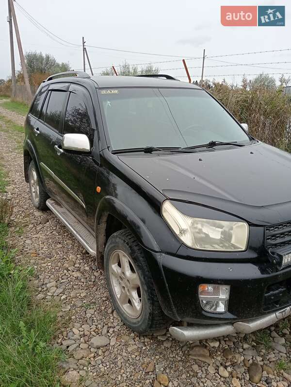 Позашляховик / Кросовер Toyota RAV4 2003 в Львові