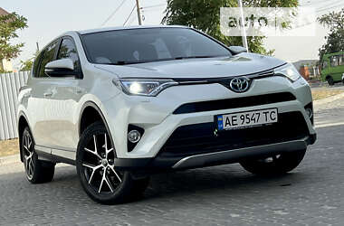 Позашляховик / Кросовер Toyota RAV4 2017 в Дніпрі