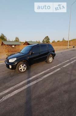 Внедорожник / Кроссовер Toyota RAV4 2002 в Полтаве