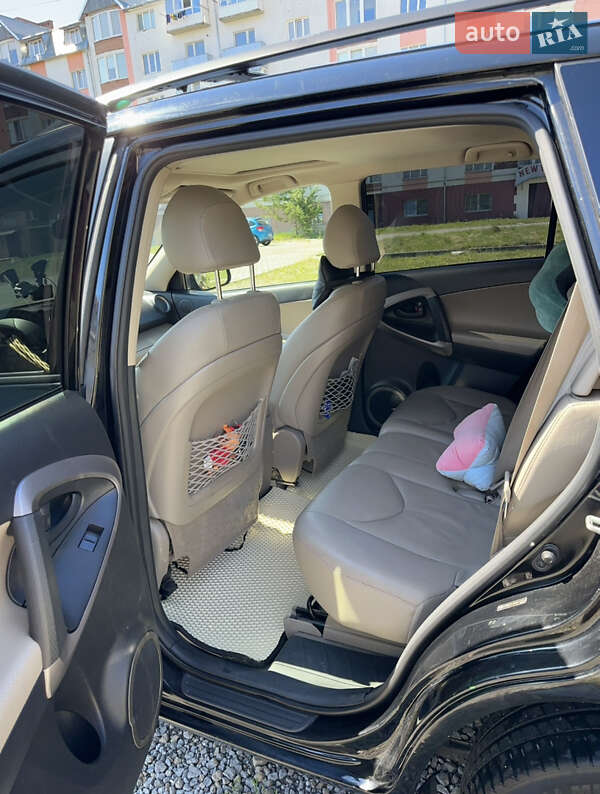 Позашляховик / Кросовер Toyota RAV4 2008 в Івано-Франківську