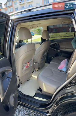 Внедорожник / Кроссовер Toyota RAV4 2008 в 