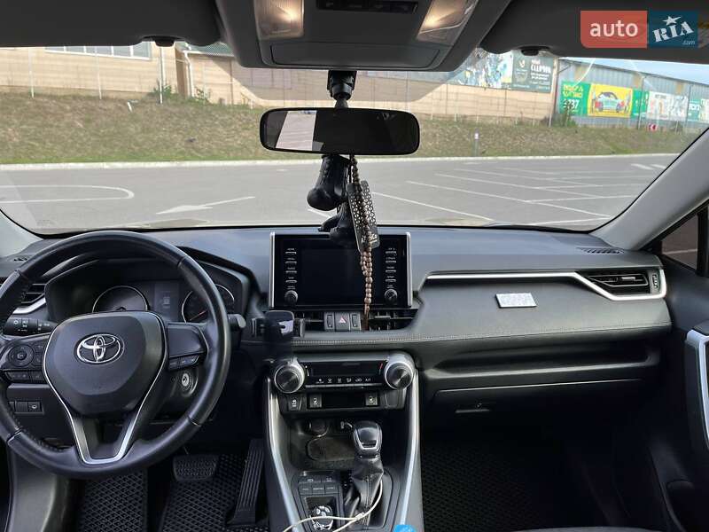 Позашляховик / Кросовер Toyota RAV4 2020 в Вінниці