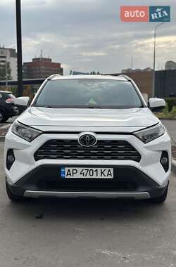 Внедорожник / Кроссовер Toyota RAV4 2020 в Киеве