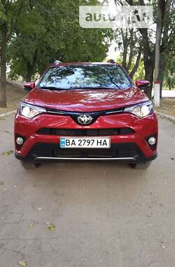 Внедорожник / Кроссовер Toyota RAV4 2017 в Кропивницком