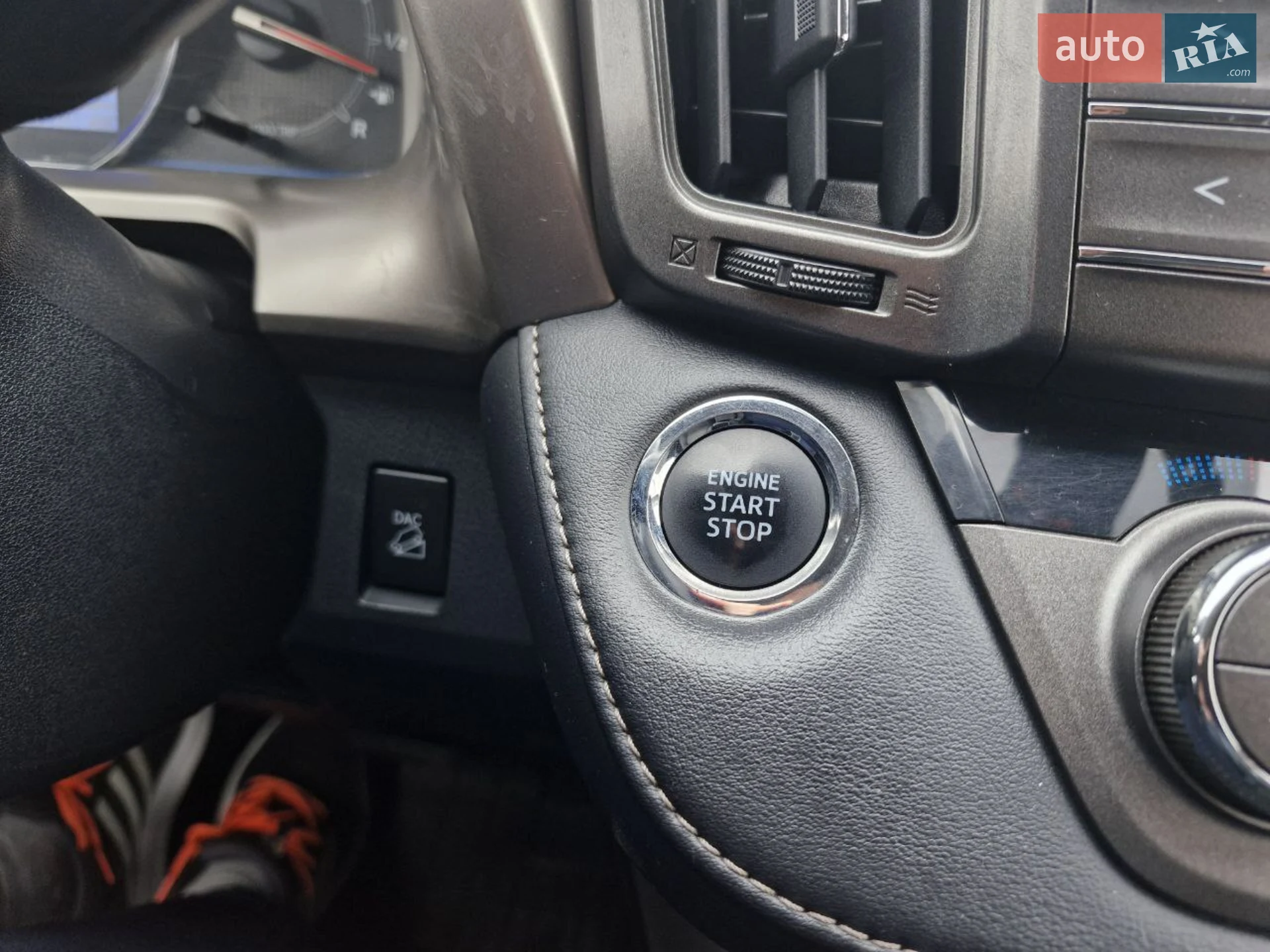 2014 Toyota RAV 4 - мініатюра 31