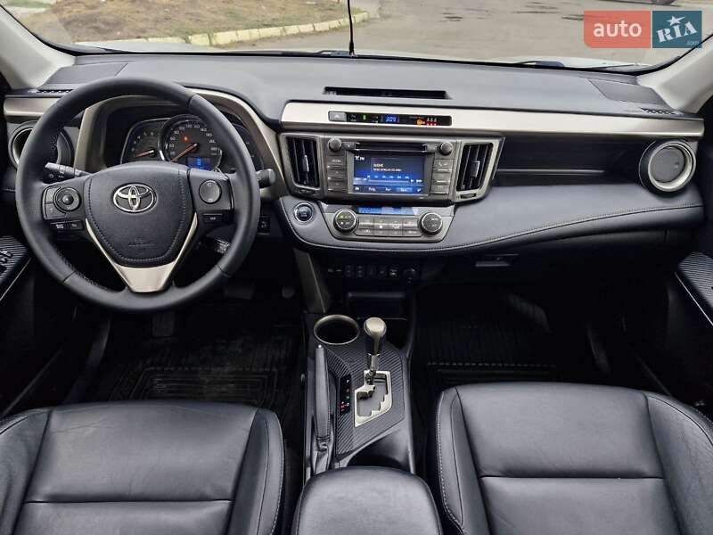 Внедорожник / Кроссовер Toyota RAV4 2014 в Николаеве