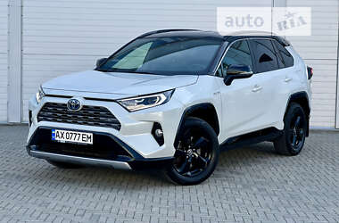 Позашляховик / Кросовер Toyota RAV4 2020 в Харкові