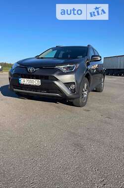 Позашляховик / Кросовер Toyota RAV4 2016 в Умані