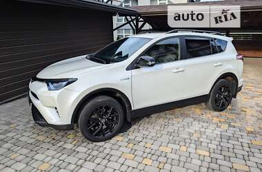 Позашляховик / Кросовер Toyota RAV4 2018 в Чернівцях