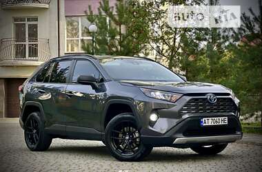 Позашляховик / Кросовер Toyota RAV4 2020 в Івано-Франківську