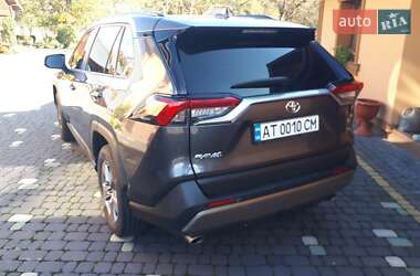 Внедорожник / Кроссовер Toyota RAV4 2022 в 