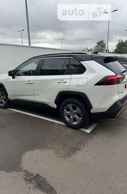 Внедорожник / Кроссовер Toyota RAV4 2022 в Киеве