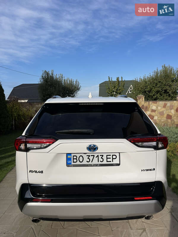 Позашляховик / Кросовер Toyota RAV4 2020 в Чорткові