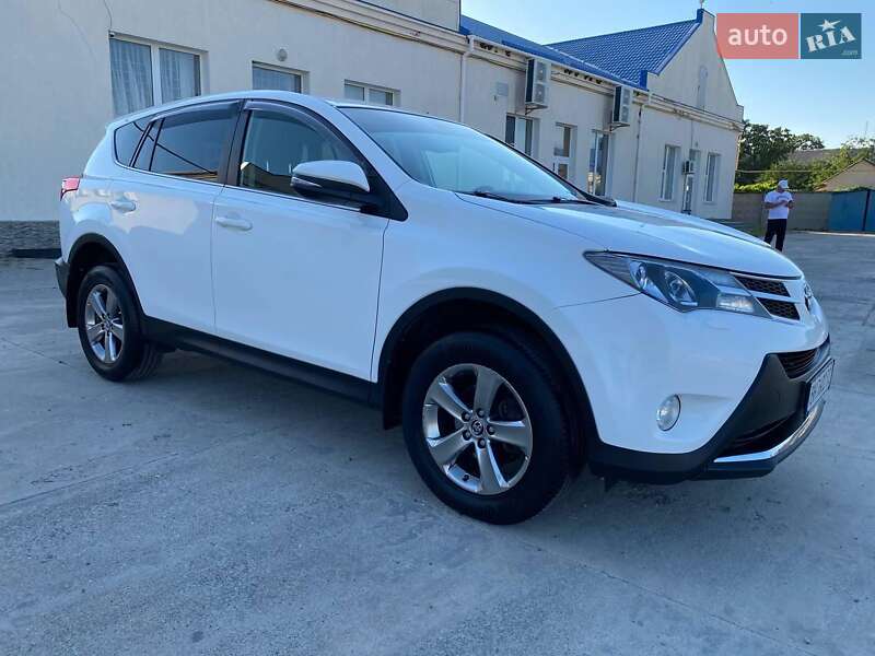 Внедорожник / Кроссовер Toyota RAV4 2015 в Подольске