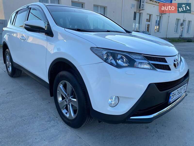 Внедорожник / Кроссовер Toyota RAV4 2015 в Подольске