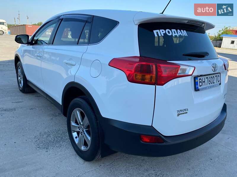 Внедорожник / Кроссовер Toyota RAV4 2015 в Подольске