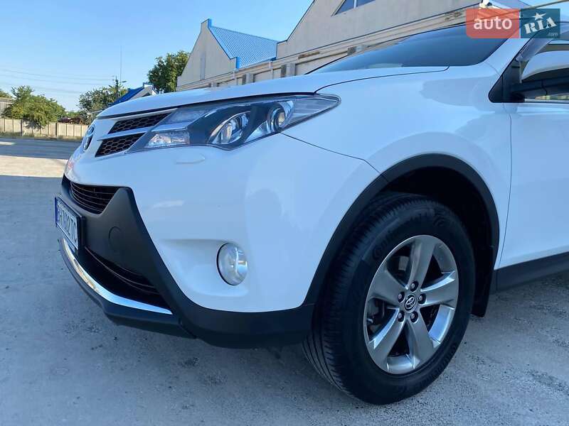 Внедорожник / Кроссовер Toyota RAV4 2015 в Подольске
