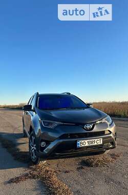 Позашляховик / Кросовер Toyota RAV4 2017 в Тернополі