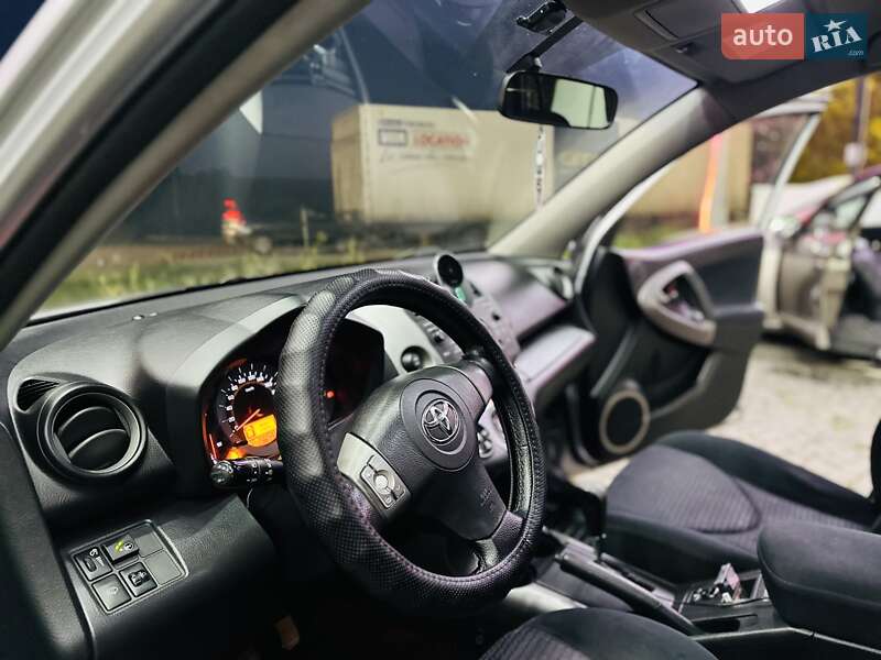 Внедорожник / Кроссовер Toyota RAV4 2008 в Хмельницком